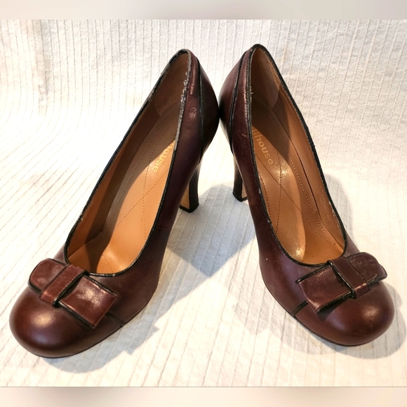 Adorable Dollhouse Pumps Size 9 - Picture 4 of 5